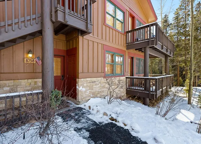 8758 Trappers Crossing Condo