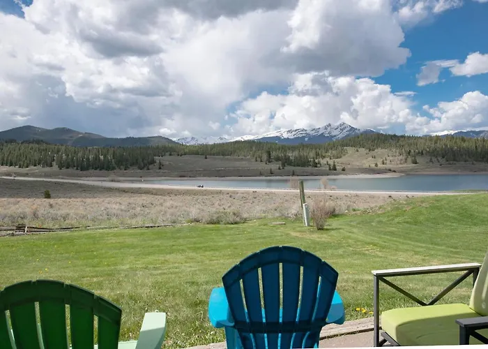 Lake Dillon Retreat Townhome: Panoramic Lake, Mountain Views